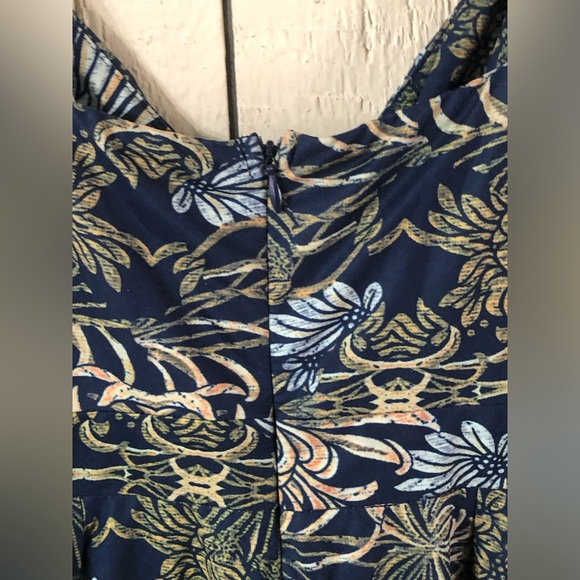 L’atiste Navy Romper - Picture 5 of 8